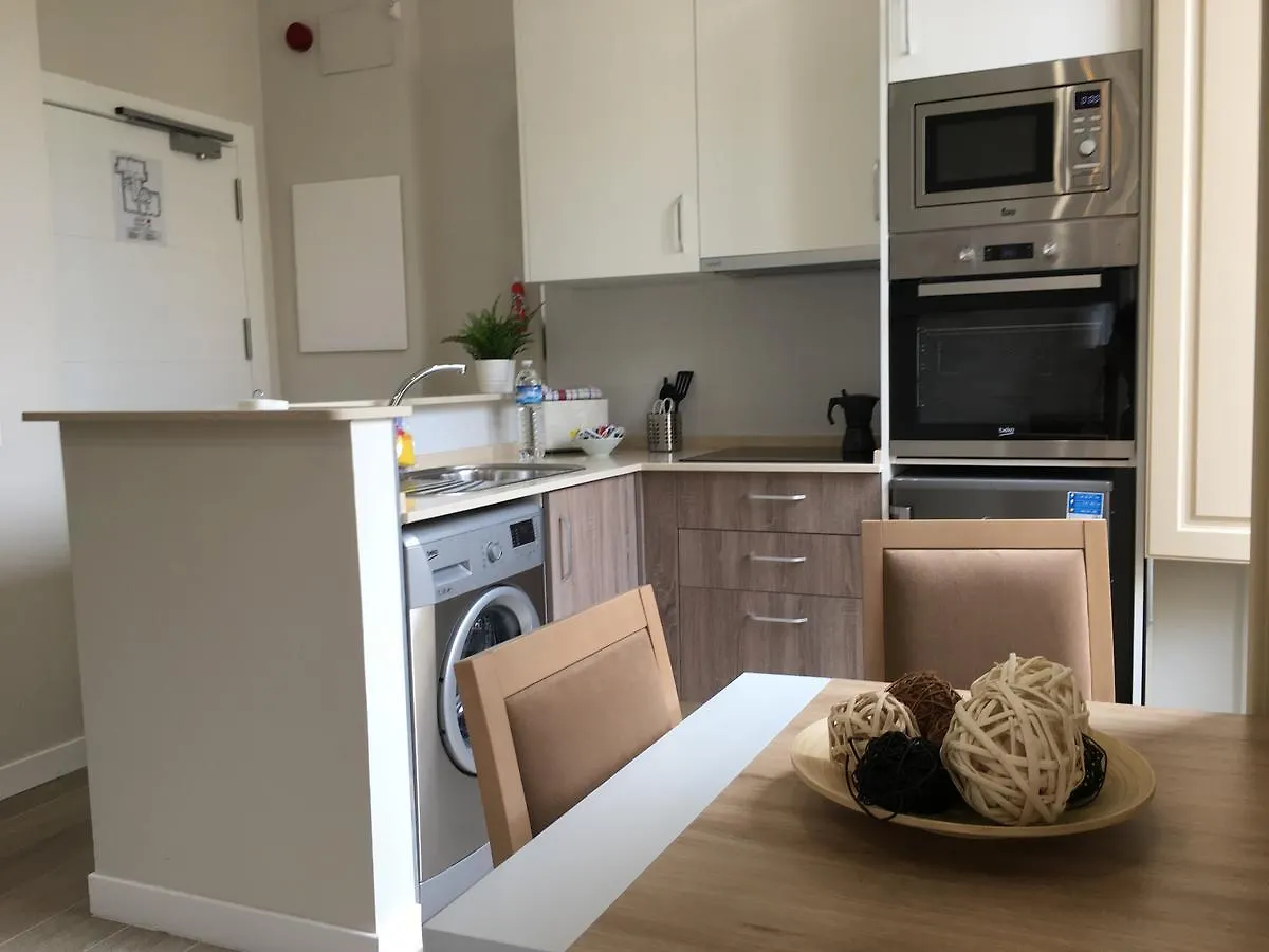 Apartamentos Pinar Malaga Centro Испания