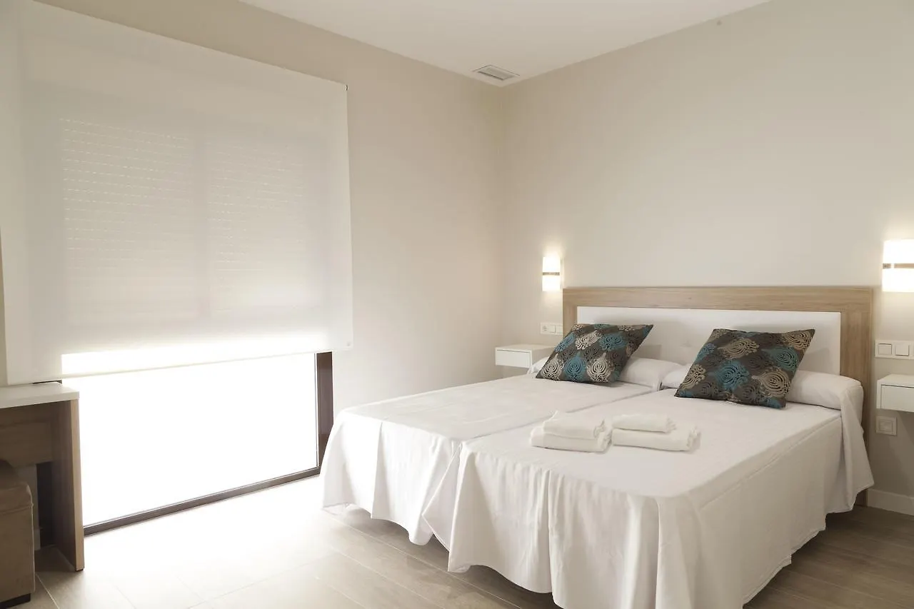 Apartamentos Pinar Malaga Centro Испания
