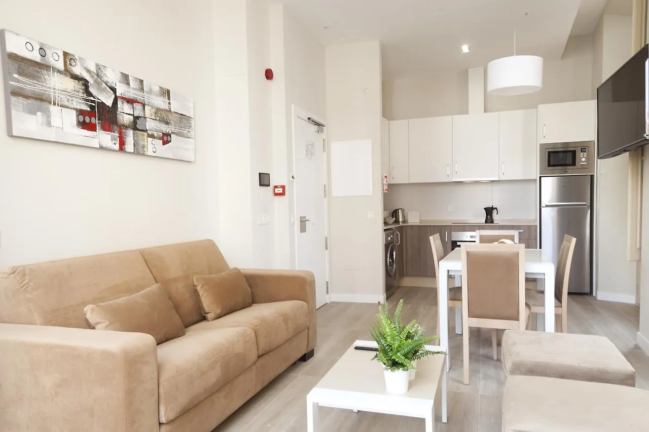 Apartamentos Pinar Malaga Centro Апартаменты